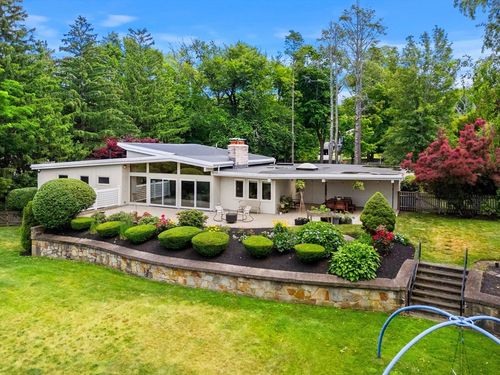 285 Brush Hill Rd, Milton, MA, 02186-1011 | Card Image