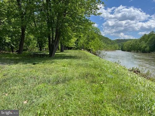 28 Bluffs Rd, Springfield, WV, 26763 | Card Image