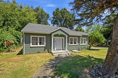 422 1st St, Upper Lake, CA, 95485-9214 | Card Image