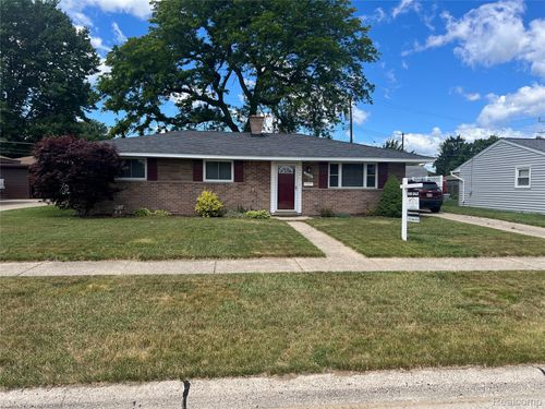 35544 Thames St, Westland, MI, 48186-4147 | Card Image