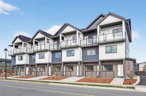 3-704 Beaver Creek Blvd, Campbell River, BC, V9H0E9 | Card Image