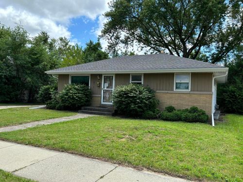 8021 W Mill Rd, Milwaukee, WI, 53218-1036 | Card Image