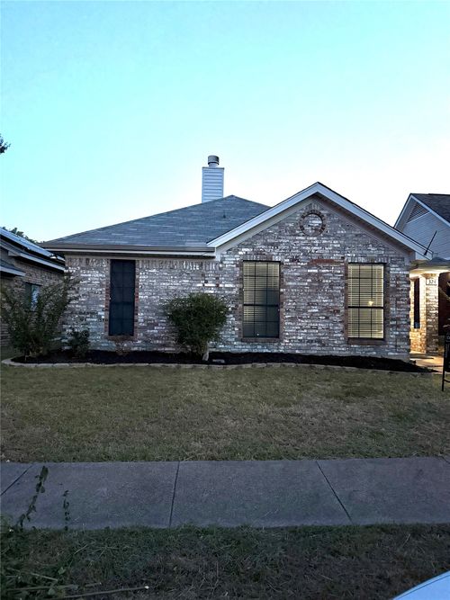 324 Conger Dr, Mesquite, TX, 75149-2559 | Card Image