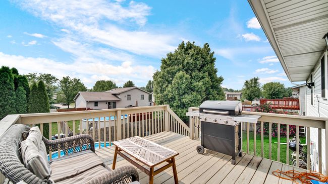 deck off kitchen | Image 27