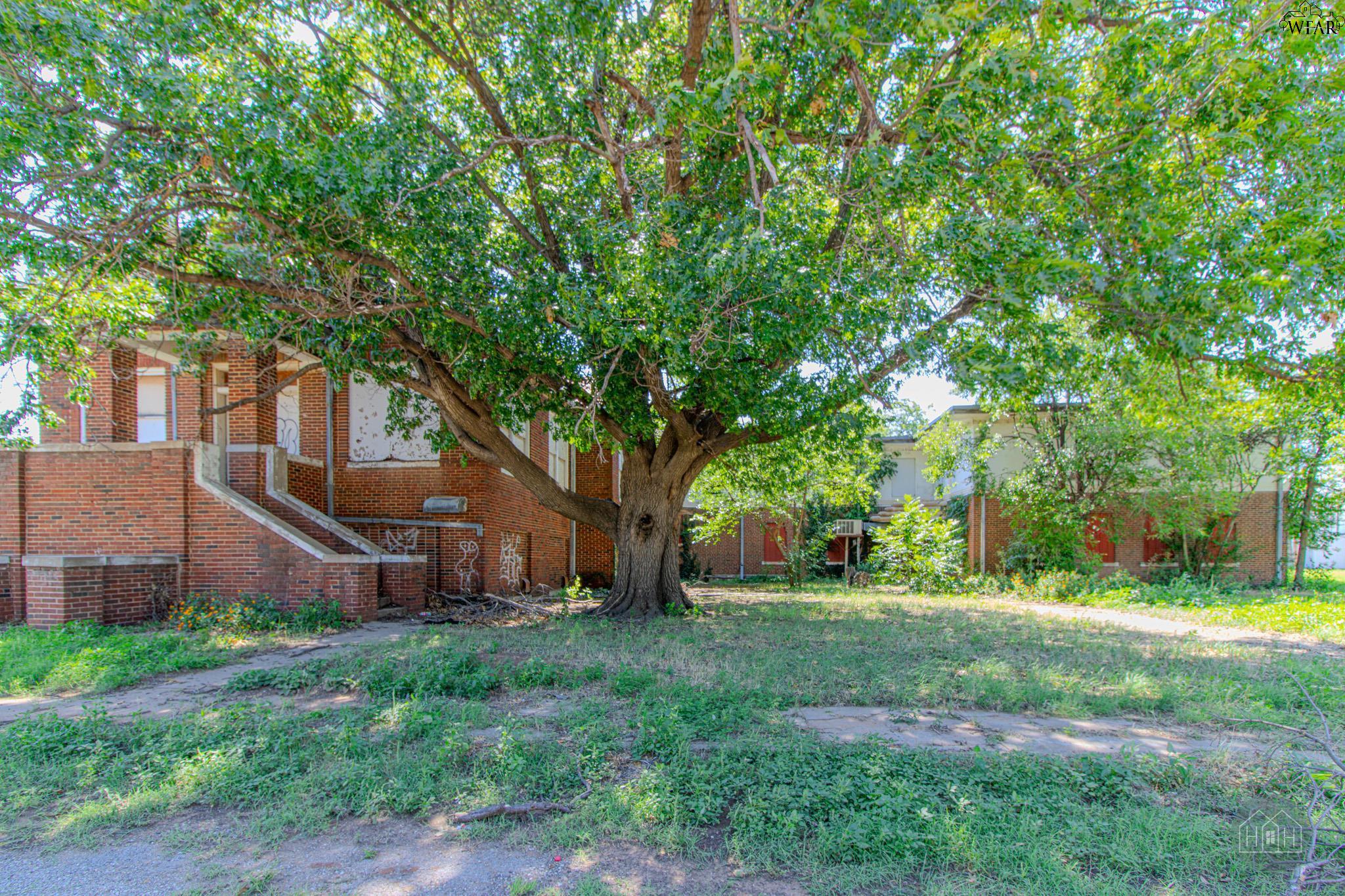 Commercial Sale in Vernon 5