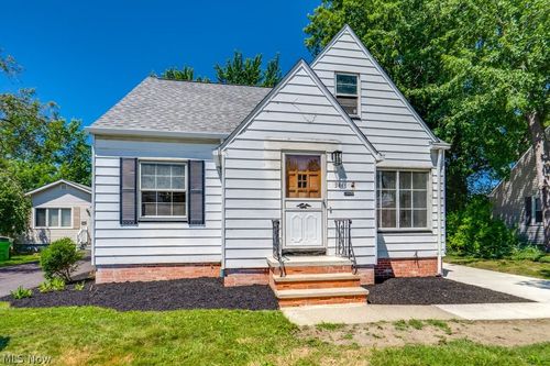 344 E 250th St, Euclid, OH, 44132-1076 | Card Image