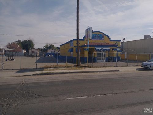 10009 Main St, Lamont, CA, 93241-1407 | Card Image