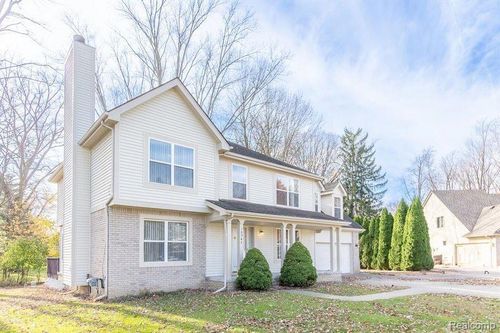 30947 Kenwood Ct, Livonia, MI, 48152-1622 | Card Image