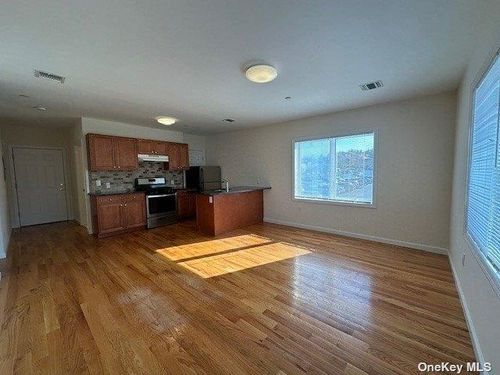 apt-5-15 New St, Huntington, NY, 11743-3471 | Card Image