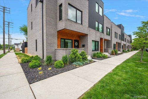 3303 Cochrane St, Detroit, MI, 48208-2840 | Card Image