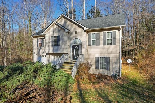 139 Mountain Overlook Dr, Cleveland, GA, 30528-3028 | Card Image