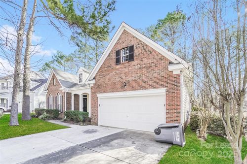 7121 Scuppernong Ct, Charlotte, NC, 28215-8319 | Card Image