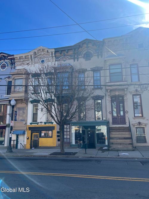 292 Lark St, Albany, NY, 12210-1095 | Card Image