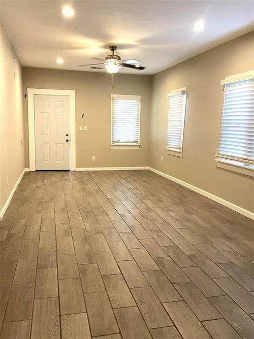 325 W 2nd St, Edmond, OK, 73003-5415 | Card Image
