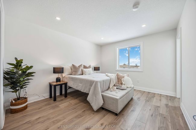 483 Huron St, House other with 3 bedrooms, 3 bathrooms and 2 parking in Wyoming ON | Image 22