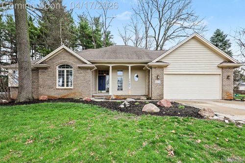 6620 Greene Haven Dr, Clarkston, MI, 48348-4421 | Card Image