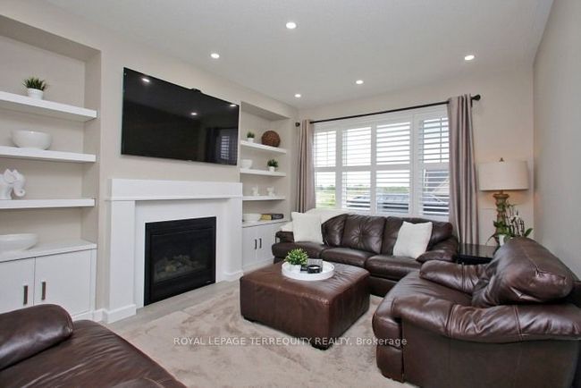 220 Harpin Way E, House other with 5 bedrooms, 4 bathrooms and 4 parking in Fergus ON | Image 16