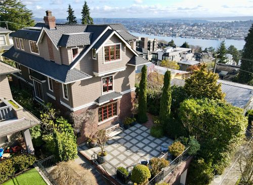 406 Galer Street, Seattle, WA, 98109 | Card Image