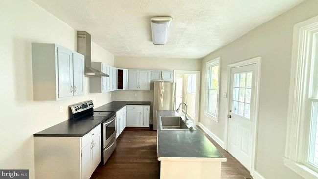 421 N Hanover St, Home with 3 bedrooms, 2 bathrooms and null parking in CARLISLE PA | Image 6
