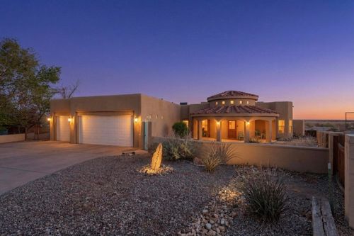 1521 Valley View Dr Sw, Los Lunas, NM, 87031-6146 | Card Image