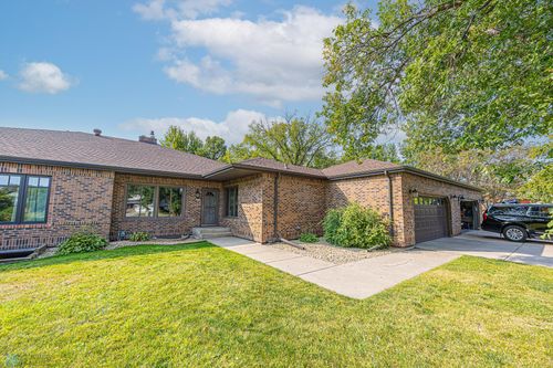 204 Oxbow Cir, Oxbow, ND, 58047-5006 | Card Image