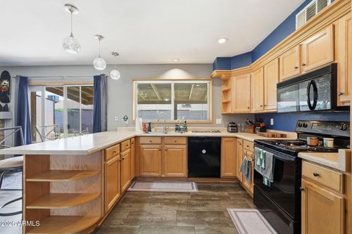 2421 E Hilton Avenue, Mesa, AZ, 85204 | Card Image