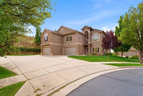 202 Edgewood Cir, North Salt Lake, UT, 84054-2658 | Card Image