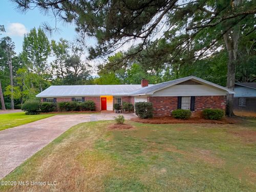 800 Dogwood Street, Clinton, MS, 39056 | Card Image