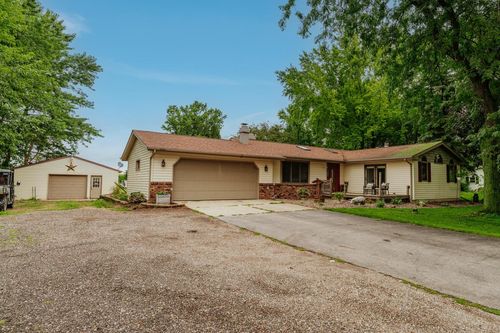 W6738 Quinney Road, Sugar Creek, WI, 53121 | Card Image