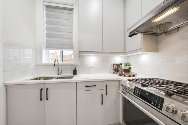 212 Blackman St, House other with 6 bedrooms, 5 bathrooms and 5 parking in New Westminster BC | Image 12