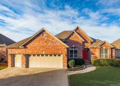 194 Majestic Cir, Maumelle, AR, 72113-6276 | Card Image