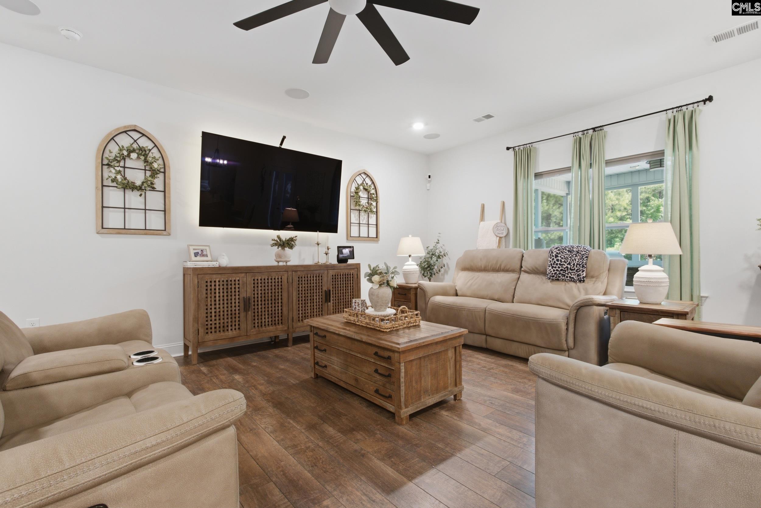Residential in Ridgeway 3