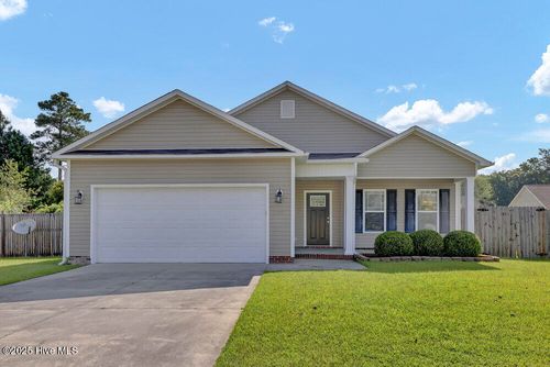 109 Borough Nest Dr, Swansboro, NC, 28584-8714 | Card Image