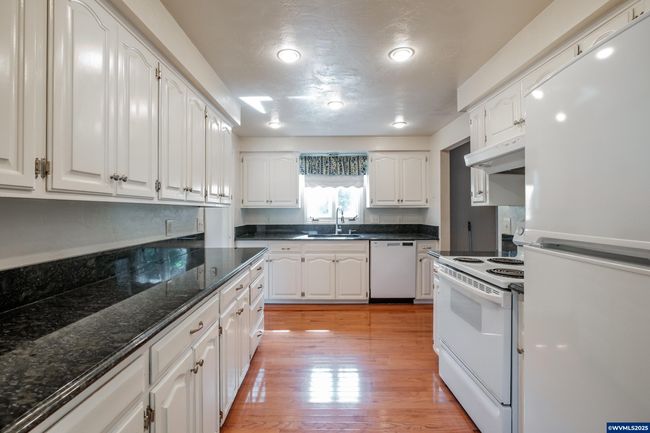 220 Nw Downy Dr, House other with 4 bedrooms, 2 bathrooms and null parking in Sublimity OR | Image 8