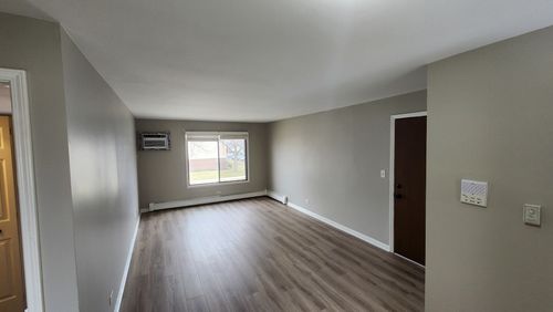 apt-4-400 Echo Ln, Aurora, IL, 60504-6123 | Card Image