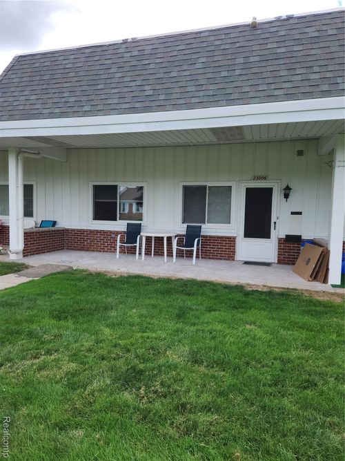23006 Doremus St, Saint Clair Shores, MI, 48080-2745 | Card Image