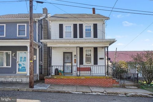 418 Elizabeth St, WILLIAMSTOWN, PA, 17098-1305 | Card Image