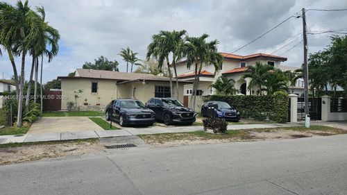 8891 Sw 28th St, Miami, FL, 33165-3212 | Card Image
