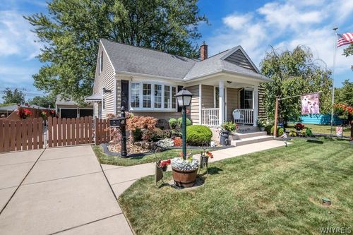 102 Glenhurst Rd, Tonawanda, NY, 14150-8422 | Card Image