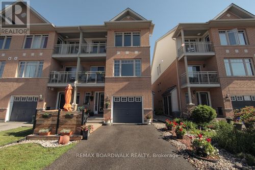 382 Citiplace Dr, Nepean, ON, K2E0A7 | Card Image