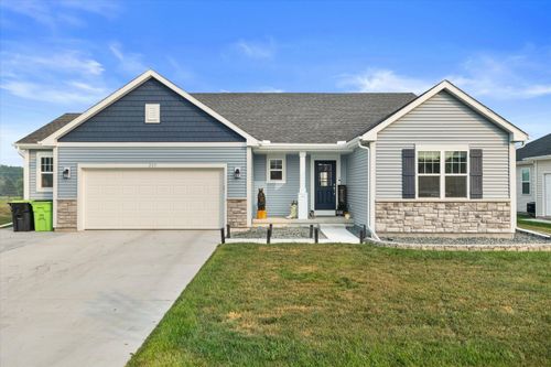 205 Mary Belle Ln, BEAVER DAM, WI, 53916-3330 | Card Image