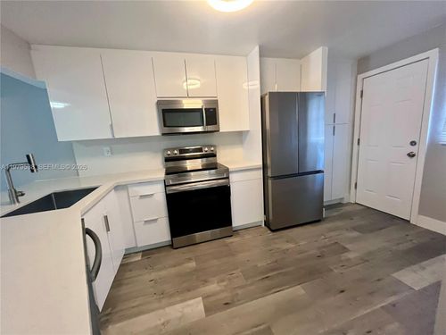 3-1750 Ne 191st St, Miami, FL, 33179-4284 | Card Image