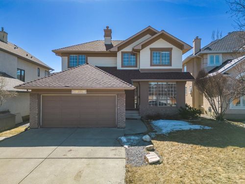 10979 Valley Ridge Drive Nw, Home with 3 bedrooms, 3 bathrooms and 4 parking in Calgary AB | Card Image