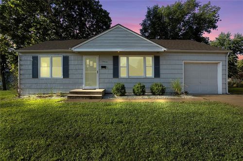 13519 95th St, Lenexa, KS, 66215-3301 | Card Image