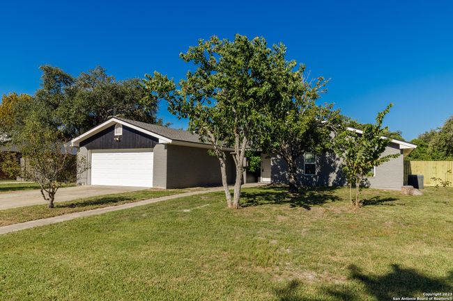 110 Wehring Ln, House other with 4 bedrooms, 2 bathrooms and null parking in Aransas Pass TX | Image 2