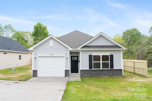 401 Groves St, Lowell, NC, 28098-1536 | Card Image