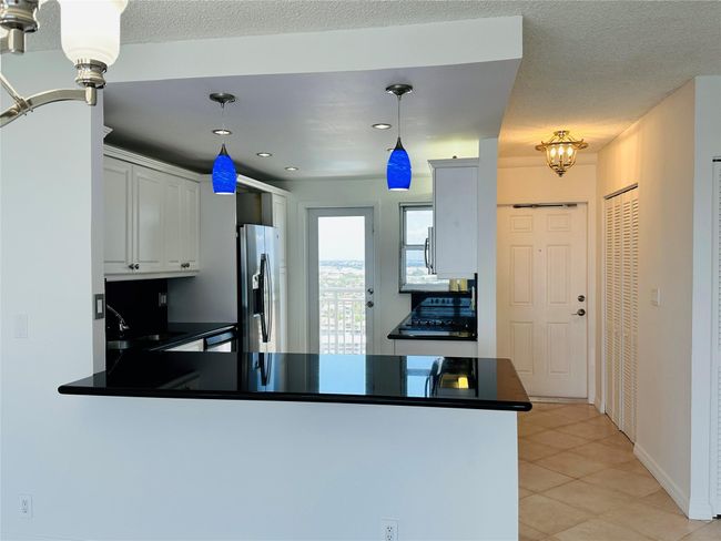 APT-2010 - 750 N Ocean Blvd, Condo with 2 bedrooms, 2 bathrooms and null parking in Pompano Beach FL | Image 13
