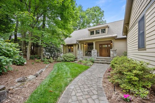 278 High Road Overlook, Hendersonville, NC, 28739-6392 | Card Image