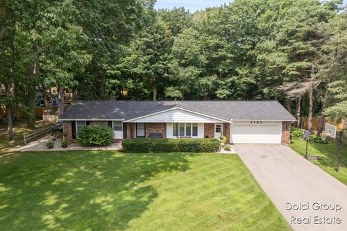 4193 Crestlane Dr, Hudsonville, MI, 49426-9123 | Card Image