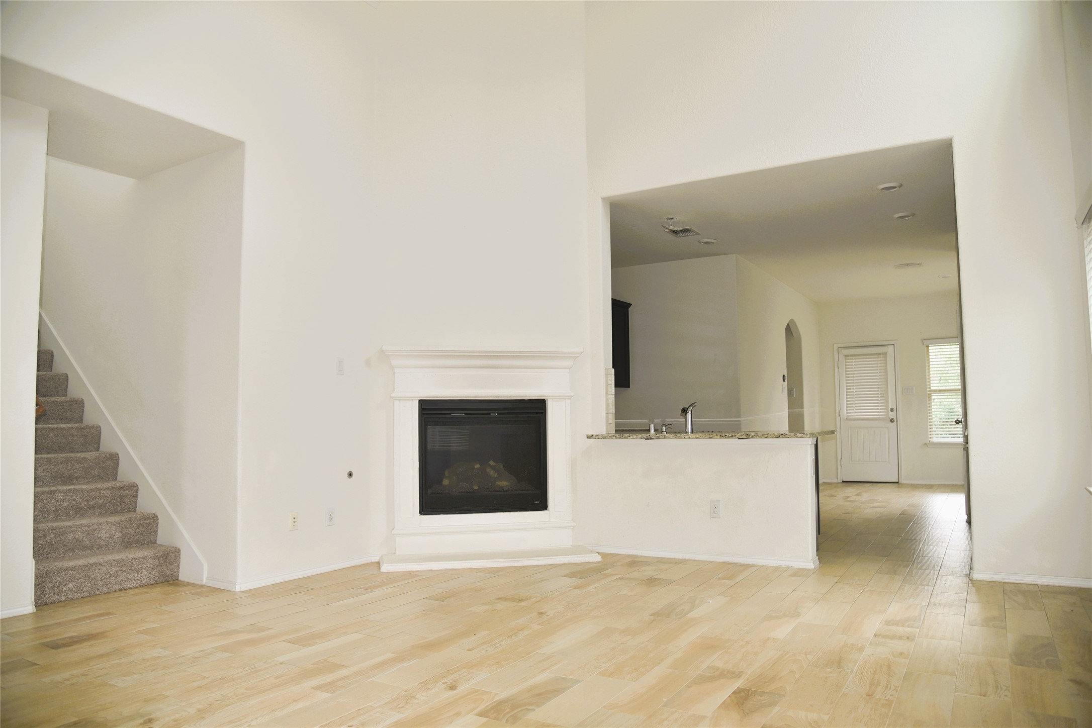 Residential Lease in Cross Roads 5